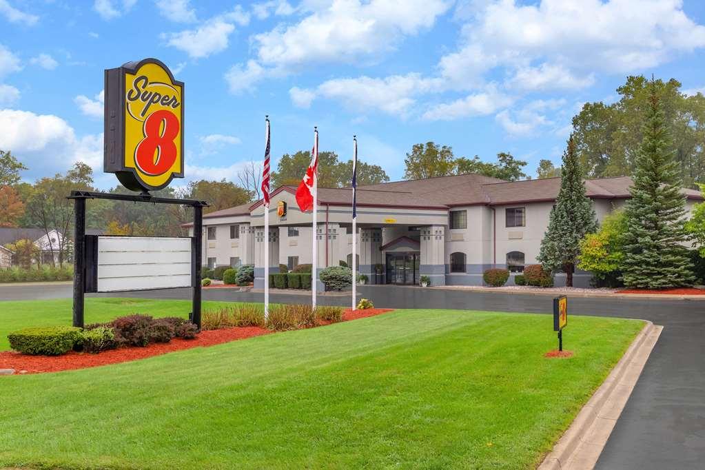 Super 8 By Wyndham Marysville/Port Huron Area Exterior photo