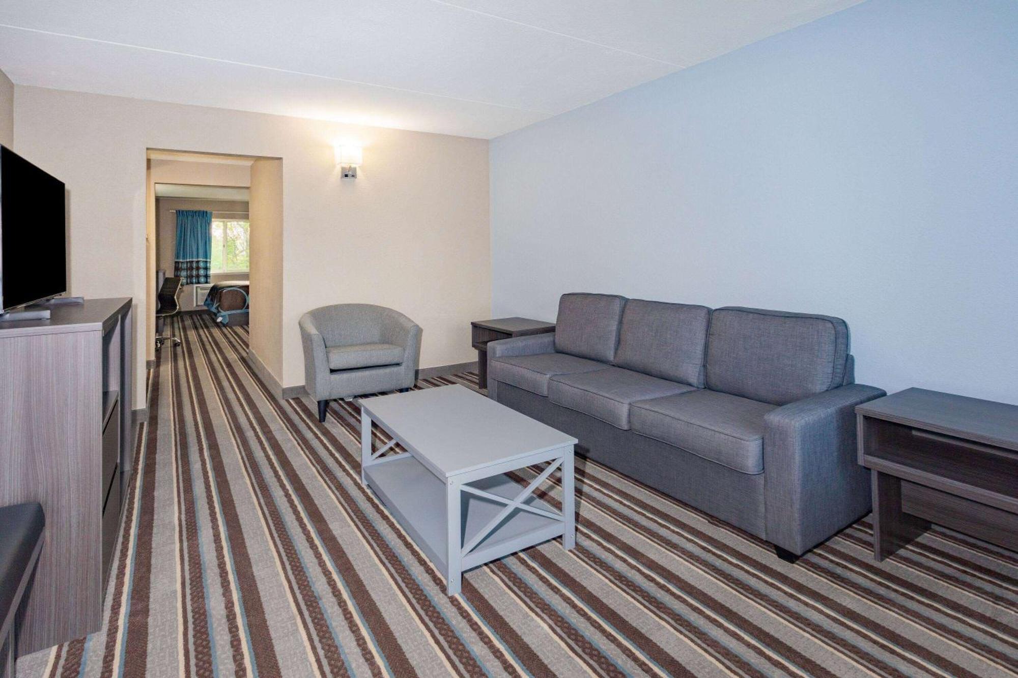 Super 8 By Wyndham Marysville/Port Huron Area Exterior photo