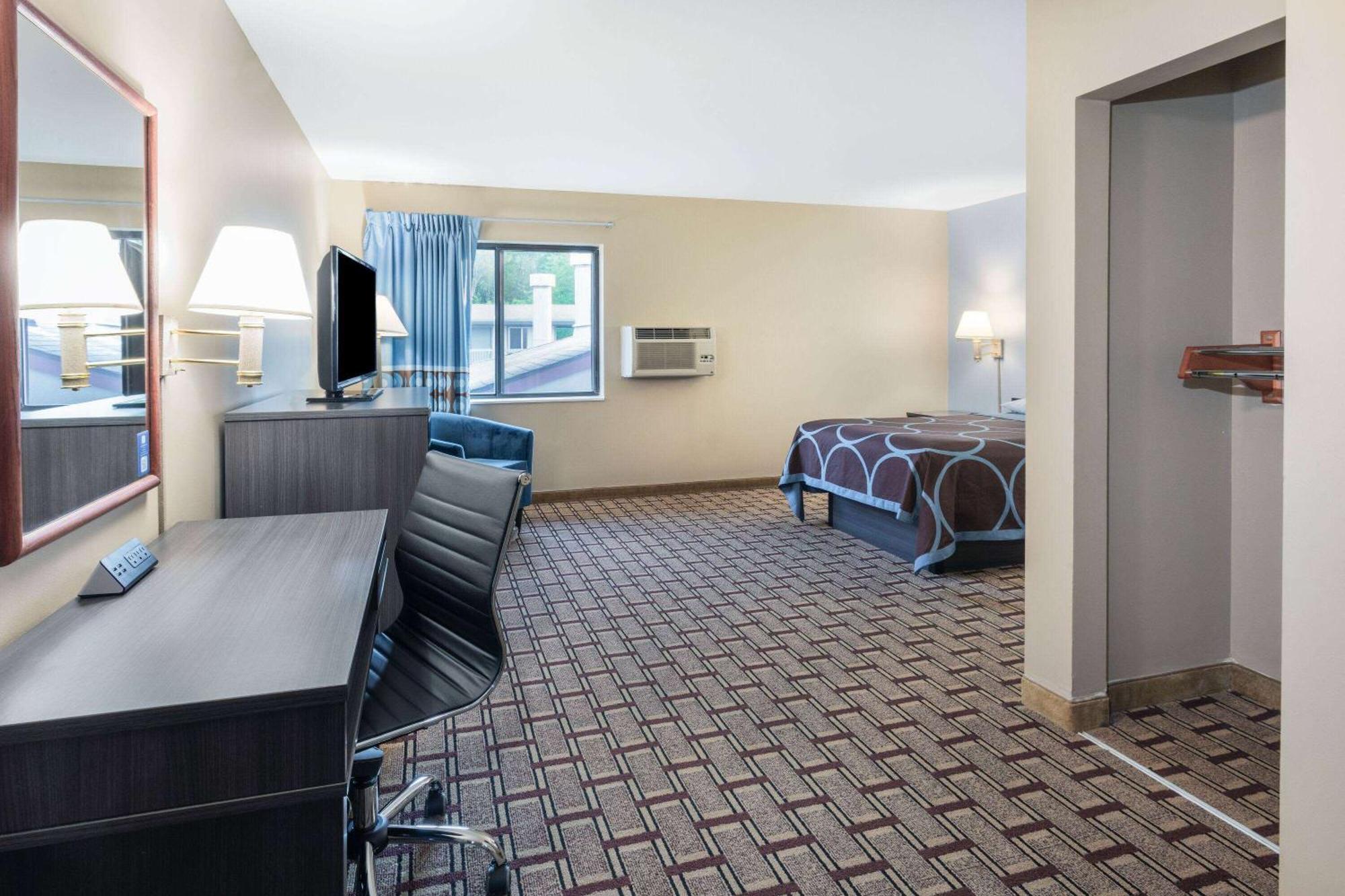 Super 8 By Wyndham Marysville/Port Huron Area Exterior photo